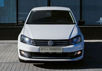 Подержанный автомобиль Volkswagen Polo Sedan 2018 года (8 фото)