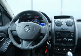 Подержанный автомобиль Renault Duster 2018 года (10 фото)