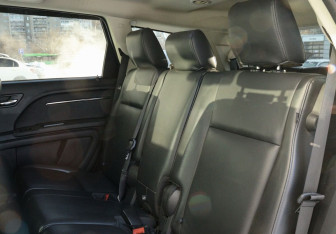 Подержанный автомобиль Dodge Journey 2010 года (19 фото)