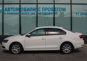 Подержанный автомобиль Volkswagen Jetta Sedan 2012 года (2 фото)