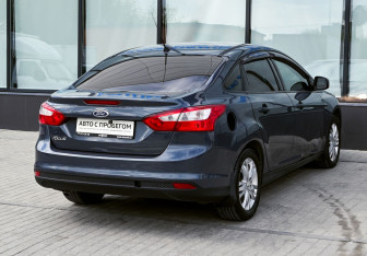 Подержанный автомобиль Ford Focus Sedan 2012 года (5 фото)