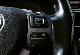 Подержанный автомобиль Lexus IS Sedan 2018 года (12 фото)