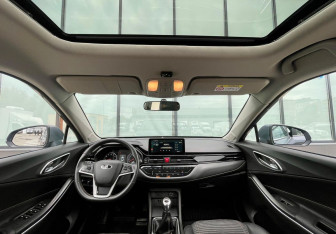 Подержанный автомобиль Москвич 3 2023 года (11 фото)