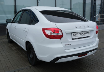Подержанный автомобиль LADA (ВАЗ) Granta Liftback 2023 года (3 фото)