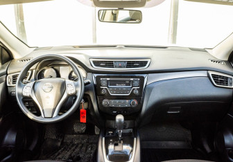 Подержанный автомобиль Nissan Qashqai 2016 года (10 фото)