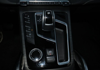 Подержанный автомобиль Geely Atlas Pro 2022 года (10 фото)