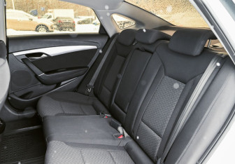 Подержанный автомобиль Hyundai i40 Sedan 2015 года (18 фото)