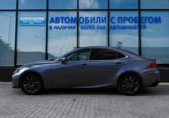 Подержанный автомобиль Lexus IS Sedan 2018 года (2 фото)