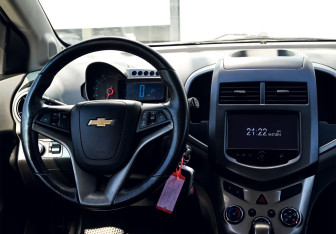 Подержанный автомобиль Chevrolet Aveo Hatchback 2014 года (19 фото)