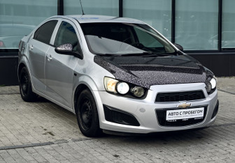 Подержанный автомобиль Chevrolet Aveo Sedan 2012 года (7 фото)