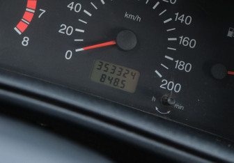 Подержанный автомобиль Chevrolet Niva 2015 года (14 фото)