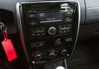 Подержанный автомобиль Nissan Terrano 2017 года (13 фото)