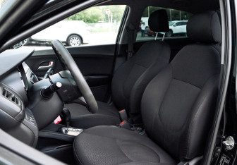 Подержанный автомобиль Kia Rio Sedan 2012 года (14 фото)