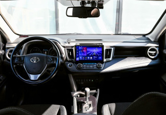Подержанный автомобиль Toyota RAV4 2017 года (18 фото)