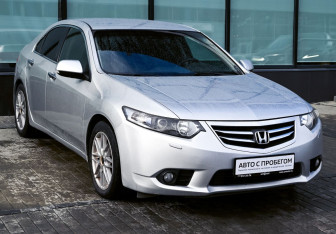 Подержанный автомобиль Honda Accord Sedan 2011 года (7 фото)
