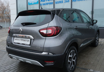 Подержанный автомобиль Renault Kaptur 2017 года (5 фото)