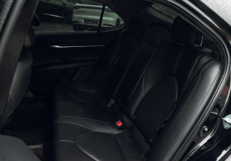 Подержанный автомобиль Toyota Camry Sedan 2019 года (17 фото)