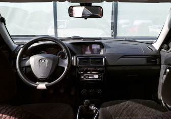 Подержанный автомобиль LADA (ВАЗ) Priora Hatchback 2014 года (17 фото)
