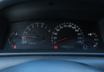 Подержанный автомобиль Toyota Corolla Sedan 2005 года (15 фото)