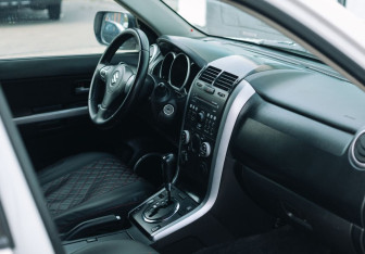 Подержанный автомобиль Suzuki Grand Vitara 2011 года (10 фото)