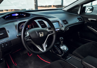 Подержанный автомобиль Honda Civic Sedan 2008 года (16 фото)