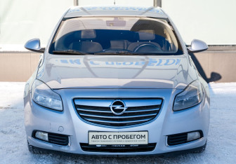 Подержанный автомобиль Opel Insignia Sedan 2011 года (8 фото)