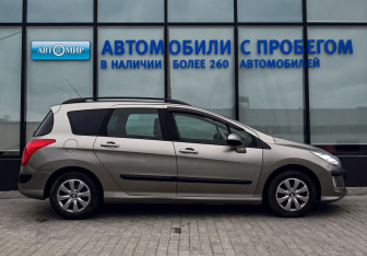 Подержанный автомобиль Peugeot 308 Wagon 2010 года (6 фото)