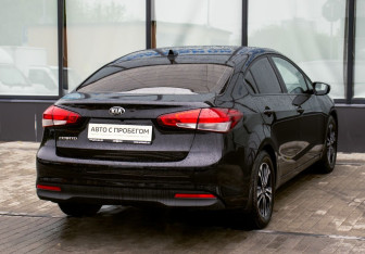 Подержанный автомобиль Kia Cerato Sedan 2018 года (5 фото)