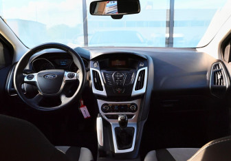 Подержанный автомобиль Ford Focus Hatchback 2011 года (19 фото)