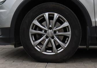Подержанный автомобиль Volkswagen Tiguan 2019 года (21 фото)