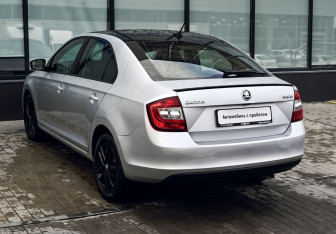 Подержанный автомобиль Skoda Rapid Liftback 2017 года (3 фото)