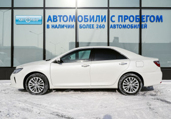 Подержанный автомобиль Toyota Camry Sedan 2015 года (2 фото)