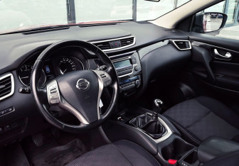 Подержанный автомобиль Nissan Qashqai 2014 года (8 фото)