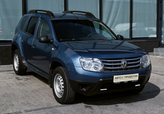 Подержанный автомобиль Renault Duster 2014 года (7 фото)