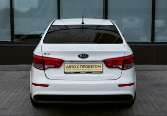 Подержанный автомобиль Kia Rio Sedan 2015 года (4 фото)