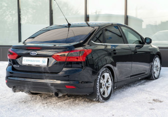Подержанный автомобиль Ford Focus Sedan 2012 года (5 фото)