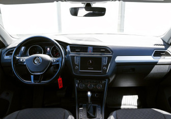 Подержанный автомобиль Volkswagen Tiguan 2017 года (18 фото)