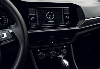 Подержанный автомобиль Volkswagen Jetta Sedan 2020 года (11 фото)
