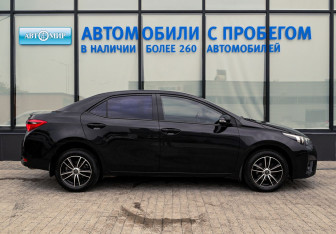 Подержанный автомобиль Toyota Corolla Sedan 2015 года (6 фото)