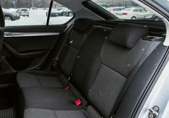 Подержанный автомобиль Skoda Octavia Liftback 2014 года (17 фото)