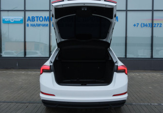 Подержанный автомобиль Skoda Rapid Liftback 2022 года (18 фото)