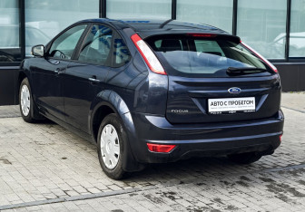 Подержанный автомобиль Ford Focus Hatchback 2011 года (3 фото)
