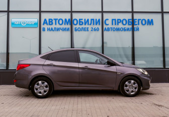 Подержанный автомобиль Hyundai Solaris Sedan 2011 года (6 фото)