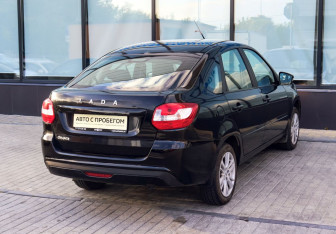 Подержанный автомобиль LADA (ВАЗ) Granta Liftback 2023 года (5 фото)
