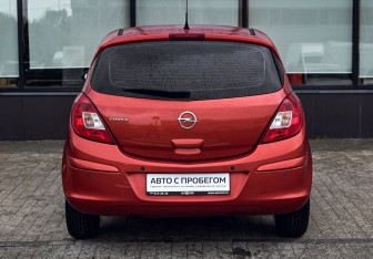 Подержанный автомобиль Opel Corsa 2012 года (4 фото)