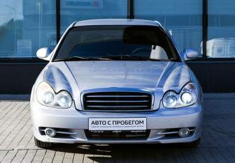 Подержанный автомобиль Hyundai Sonata 2004 года (8 фото)