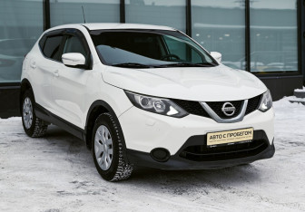 Подержанный автомобиль Nissan Qashqai 2014 года (7 фото)