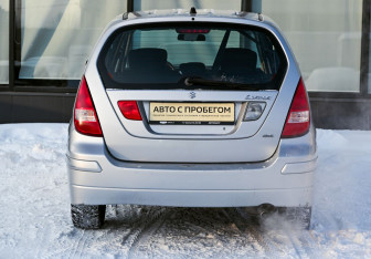 Подержанный автомобиль Suzuki Liana Wagon 2004 года (4 фото)