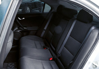 Подержанный автомобиль Honda Accord Sedan 2011 года (20 фото)