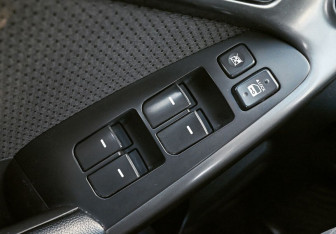 Подержанный автомобиль Kia Cerato Sedan 2012 года (16 фото)